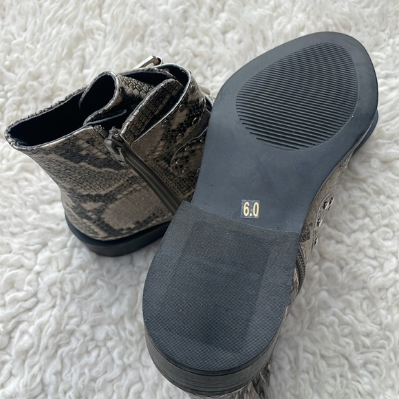 Steven Shoes. New Steven New York Harmon Triple Buckle Boot. - Picture 8 of 10